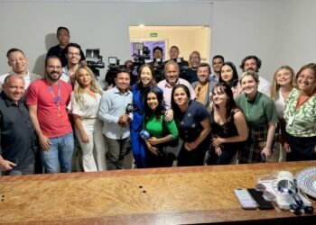 Maysa Leão realiza café da manhã em comemoração ao Dia do Repórter