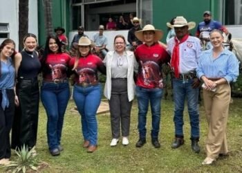Paula Calil recebe comitiva em apoio à campanha de doação de sangue na Câmara de Cuiabá