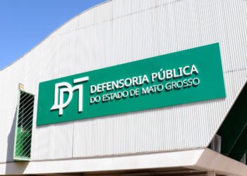 Mulher que levou 24 facadas do ex tem guarda do filho e pensão após ação da Defensoria