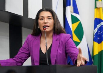 Câmara de Cuiabá aprova PL que proíbe crianças em semáforos pedindo dinheiro