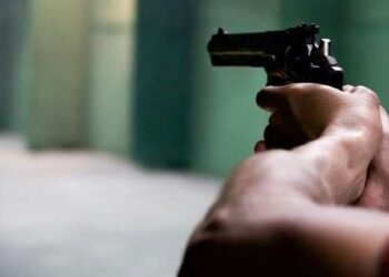 Mulher marca encontro e acaba baleada por “namorado” virtual