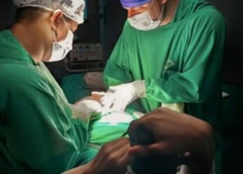 Fotógrafa registra nascimento da própria filha durante parto em Sorriso/MT; Veja fotos