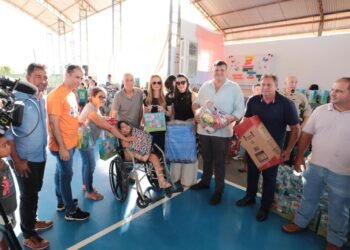 Primeira-dama promove ação social com entregas e mutirão de atendimentos na região sudoeste de MT