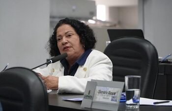 Em sabatina, Baixinha destaca importância de regularizar áreas sem distribuição de água no município