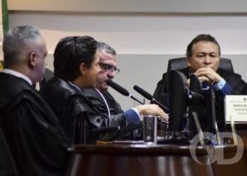 Mulheres seguem fora das escolhas para integrar TRE