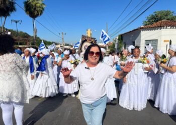Baixinha participa da lavagem da escadaria do Rosário: “Paz entre os povos e as religiões”