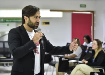 Capacitação prepara profissionais para transformar autores de violência em agentes de mudança