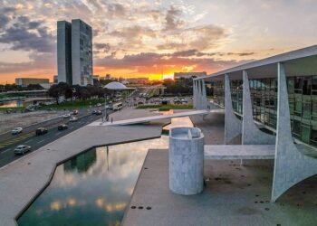 Lula veta aumento do número de deputados federais