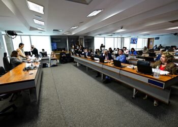 CDH analisa na quarta-feira projeto sobre comunidade LGBTQIA+