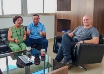 Baixinha reúne Abílio e Botelho para agilizar regularização fundiária