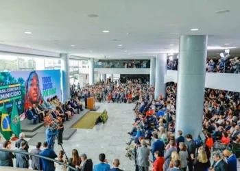 Lula convoca homens para mudança cultural no combate ao feminicídio