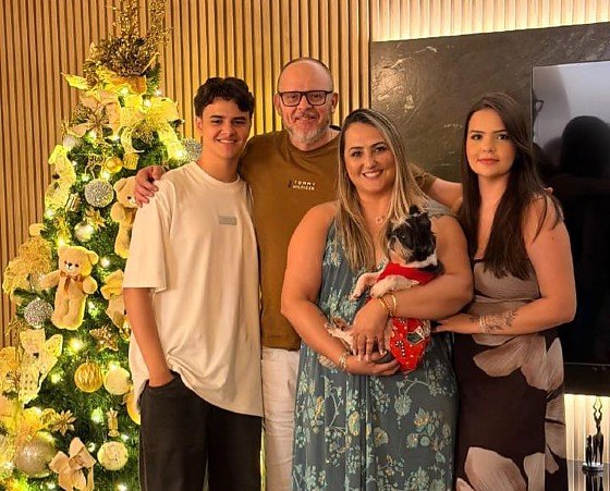 Piloto faz homenagem emocionante à esposa que venceu o câncer em voo para Cuiabá; vídeo