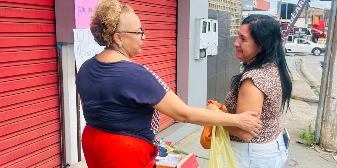 Abraços que transformam: ação “PCdoB Abraça Você” emociona moradores no Tijucal em Cuiabá