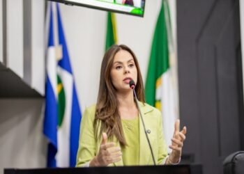 Lei do Atendimento Psicossocial nas Escolas é reforçada por Michelly Alencar após caso de violência que chocou o país