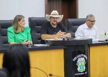 ALMT debate violência contra a mulher e destaca avanço no combate ao feminicídio em Cáceres