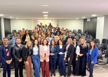 Procuradoria da Mulher da Câmara de Cuiabá promove oficina sobre assédio e saúde mental para servidores da Casa de Leis