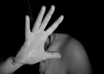 Marido sufoca e agride esposa após ser flagrado com outra em Lucas do Rio Verde/MT