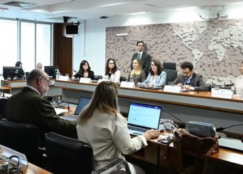 Debatedores defendem ações para conter violência contra jornalistas nas eleições