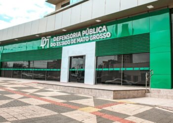 Defensoria garante direito de professora assumir cargo sem abrir mão da licença-maternidade