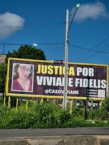 ‘Também nos tiraram a despedida’, reclama irmão de advogada sepultada após 11 meses