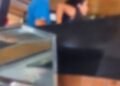 Briga em restaurante de Cuiabá tem homem armado com faca por ciúmes e tumulto; assista