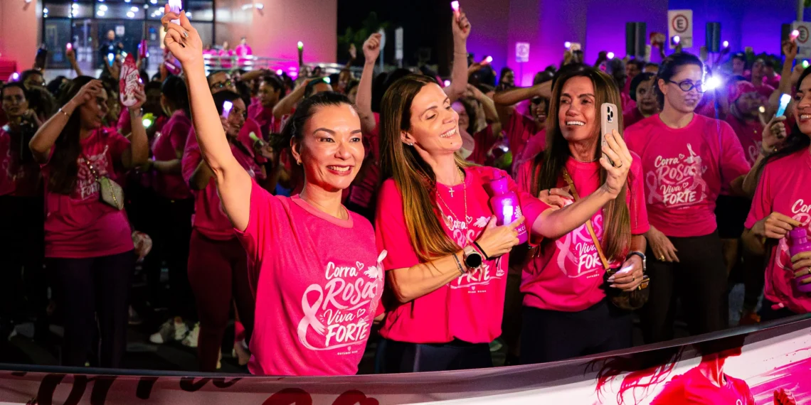 Fórum de Cuiabá realiza caminhada noturna pelo Outubro Rosa