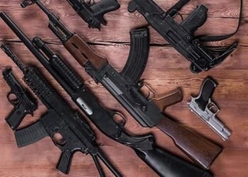 Empresário investigado por violência doméstica é preso com quatro armas; Veja vídeo